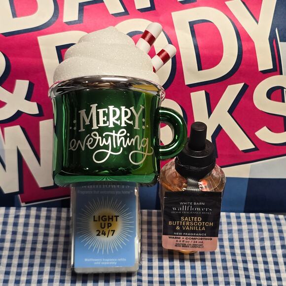 BBW Merry Everything Night Light  Fragrance Wallflower Plug In & Vanilla Refill - Picture 1 of 2